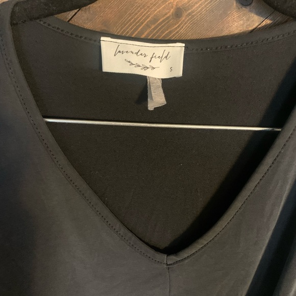 Lavender Field black v-neck, tie front hi-low tee - Picture 3 of 6